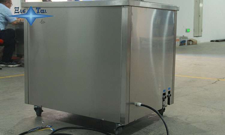 帶支腿履帶式搬運(yùn)小坦克單側(cè)支腿展示