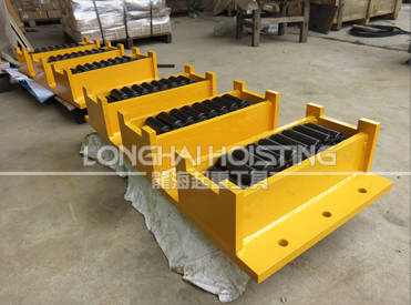 帶支腿履帶式搬運(yùn)小坦克雙側(cè)支腿展示