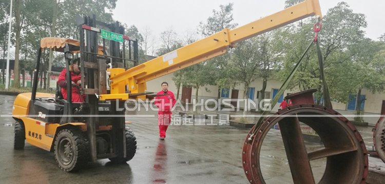 伸縮臂式貨叉吊鉤實用案例 伸縮臂式貨叉吊鉤實用案例